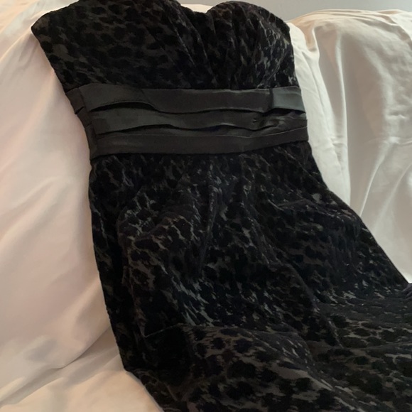 BEBE black animal print cocktail dress - Picture 3 of 4